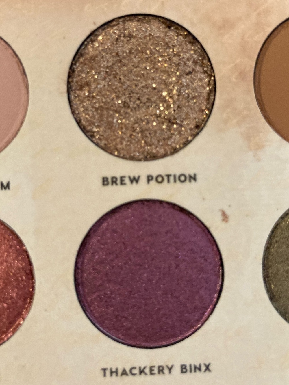 COLOURPOP x HOCUS POCUS 'Gather Round Sisters' Eyeshadow Palette - 15 shades - Picture 6 of 12